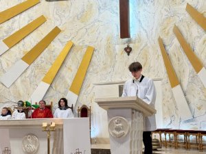 Św. Faustyna Kowalska napisała w Dzienniczku: „Widziałam Pana Jezusa siedzącego  (7)