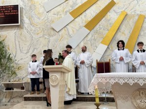 „Jeżeli więc Ja, Pan i Nauczyciel, umyłem wam nogi, to i wy powinniście sobie na (8)