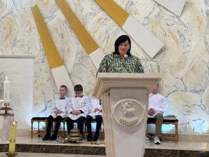 „Jeżeli więc Ja, Pan i Nauczyciel, umyłem wam nogi, to i wy powinniście sobie na (10)