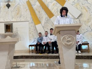 „A Ja, gdy zostanę nad ziemię wywyższony, przyciągnę wszystkich do siebie”