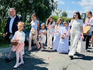 „Kto spożywa moje Ciało i pije moją Krew, ma życie wieczne, a Ja go wskrzeszę w  (3)