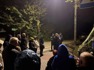Kiedy w dłoniach splatamy paciorki różańca, Bóg splata w jedno nasze troski, nad (9)