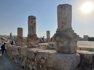 Po modlitwie wyruszyliśmy, by poznać serce Jordanii – Amman. Spacerując po staro (4)