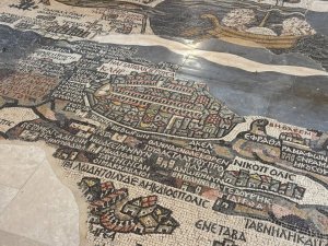 Cerkiew św. Jerzego w Madabie – mapa Ziemi Świętej zapisana w kamieniu (6)