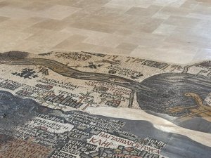 Cerkiew św. Jerzego w Madabie – mapa Ziemi Świętej zapisana w kamieniu (7)