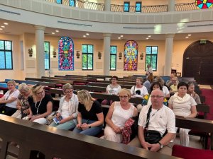 Niedzielna Eucharystia w Akabie – wspólnota serc w drodze (3)