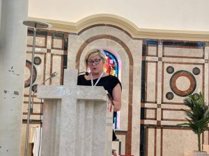 Niedzielna Eucharystia w Akabie – wspólnota serc w drodze (10)