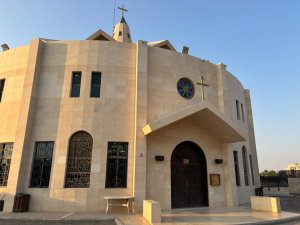 Niedzielna Eucharystia w Akabie – wspólnota serc w drodze (2)