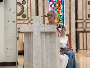 Niedzielna Eucharystia w Akabie – wspólnota serc w drodze (9)