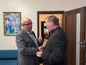 „Lecz kto by między wami chciał stać się wielkim, niech będzie waszym sługą. (11)