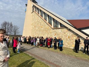 „Bądźmy wierni jak aniołowie i dzieci, wołając do Zwycięzcy śmierci: Hosanna na  (2)