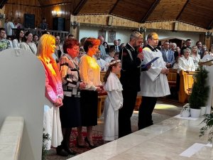 „Maryja nie zabiera nic Bogu - Ona prowadzi prosto do Niego”  (12)