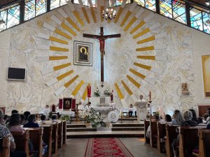„Maryja nie zabiera nic Bogu - Ona prowadzi prosto do Niego”  (9)
