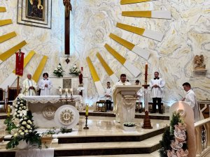 „Maryja nie zabiera nic Bogu - Ona prowadzi prosto do Niego”  (7)