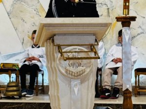 „Maryja nie zabiera nic Bogu - Ona prowadzi prosto do Niego”  (3)