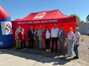 „Człowiek jest wielki nie przez to, co posiada, lecz przez to, kim jest; nie prz (8)