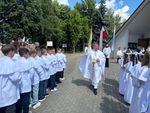 „Pozwólcie dzieciom przychodzić do Mnie”  (8)