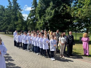 „Pozwólcie dzieciom przychodzić do Mnie”  (4)