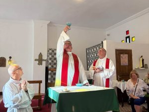 Poranek rozpoczęliśmy od Mszy Świętej (9)